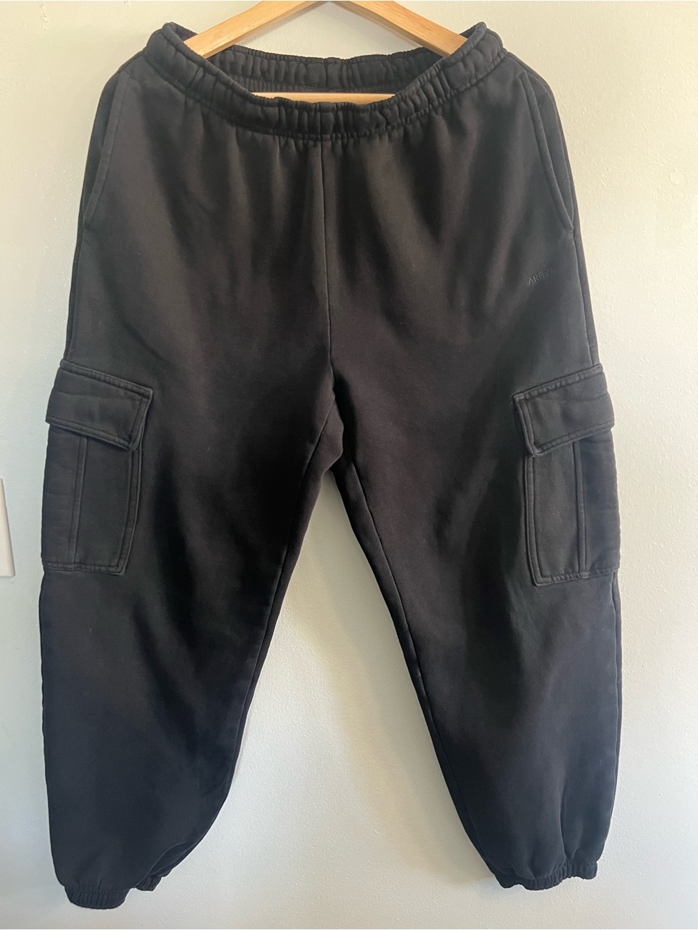 Aritzia Sweatfleece Cozy Fleece Mega Cargo Sweatpants Black S